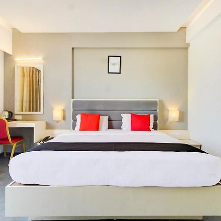 Capital O 77219 Hotel Dwarwata Dharwad Bagian luar foto