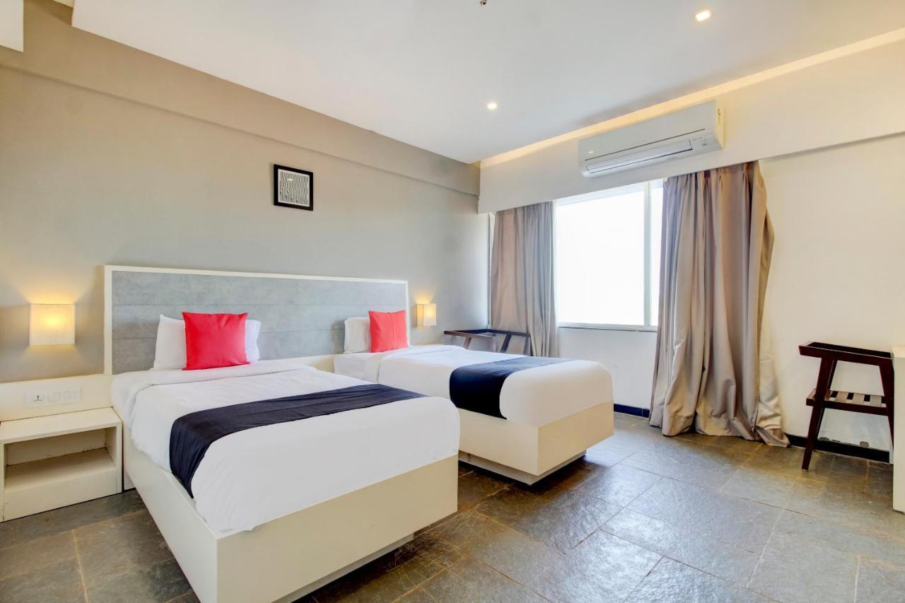 Capital O 77219 Hotel Dwarwata Dharwad Bagian luar foto